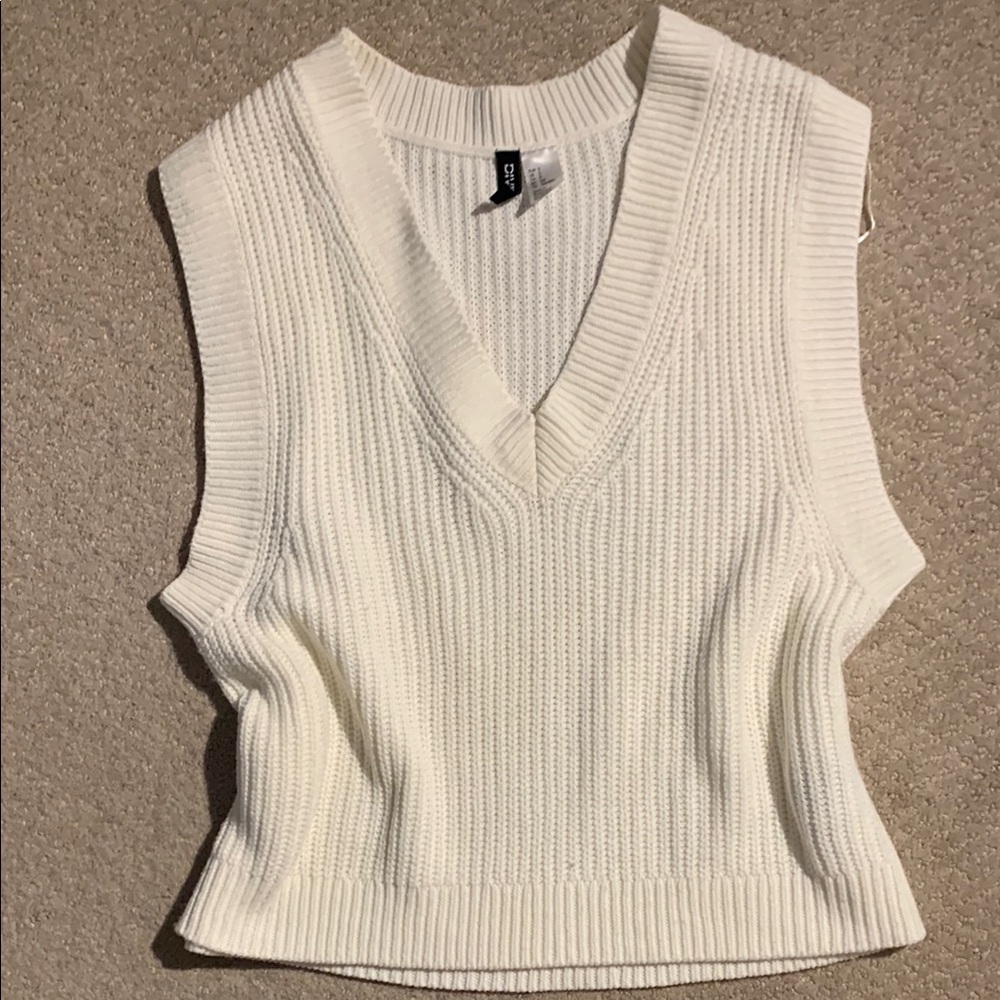 Cream Knit Sleeveless Sweater Vest